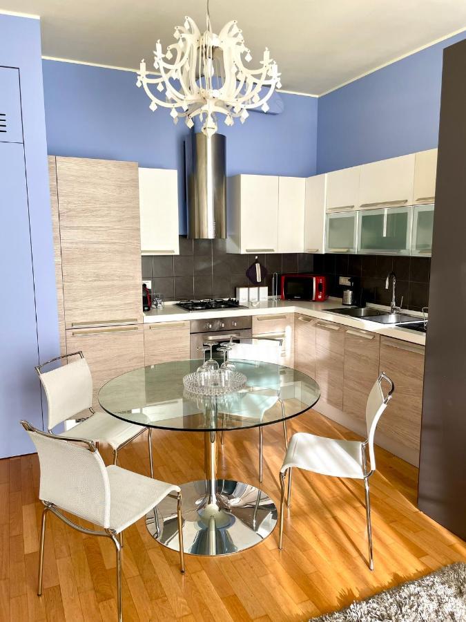 Luxury Four-Room Apartment In Monza Centro - 2 Min Walk To Train Station Exteriör bild