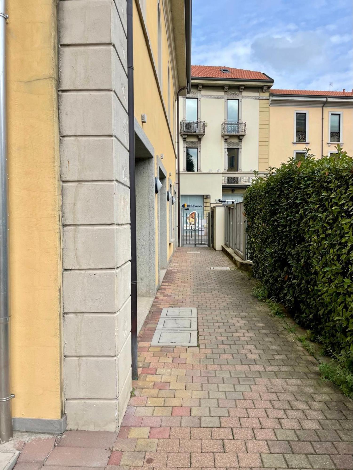 Luxury Four-Room Apartment In Monza Centro - 2 Min Walk To Train Station Exteriör bild